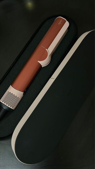 Dyson Airstrait HT01