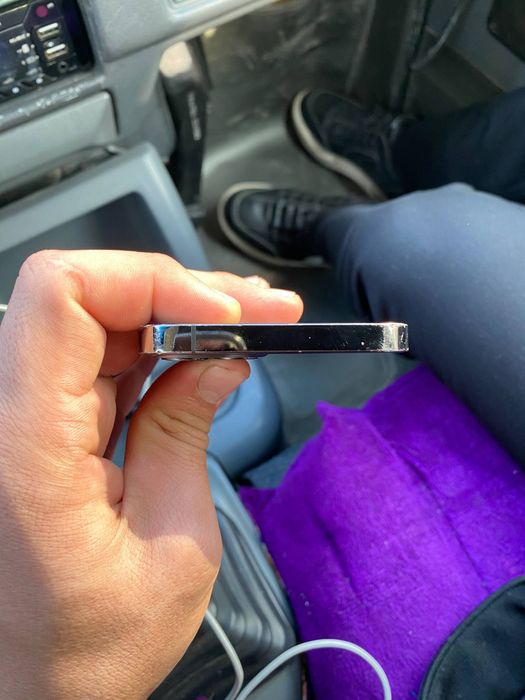 Iphone 12 pro aybi yoq