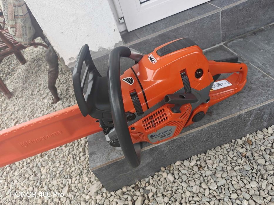 Husqvarna 562xp noua Cu un an garanție
