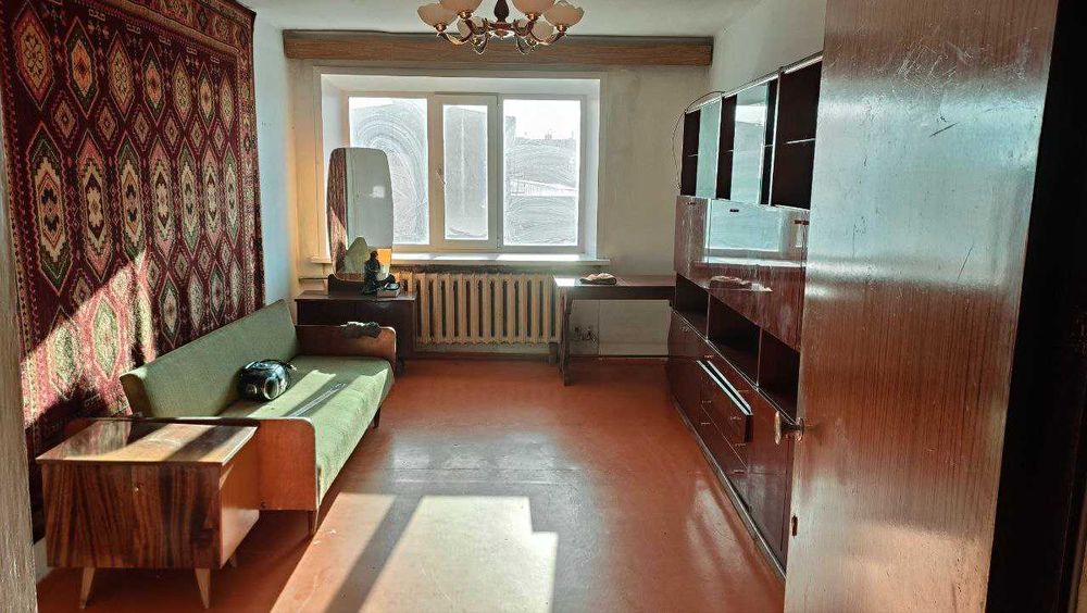 Продам трехкомнатную квартиру