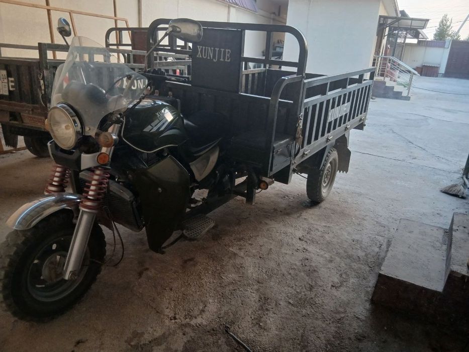 Продам мотороллер Hunjie 2023 года