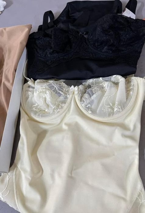 Body- modelatoare stock