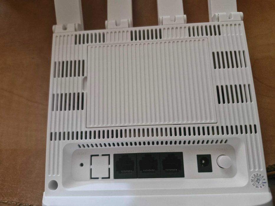 Router cu failover automat Plery R605 V2 4G LTE CAT4 WiFi6 300Mbps POE
