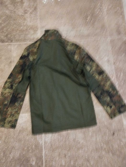 Камуфлажна риза с цип