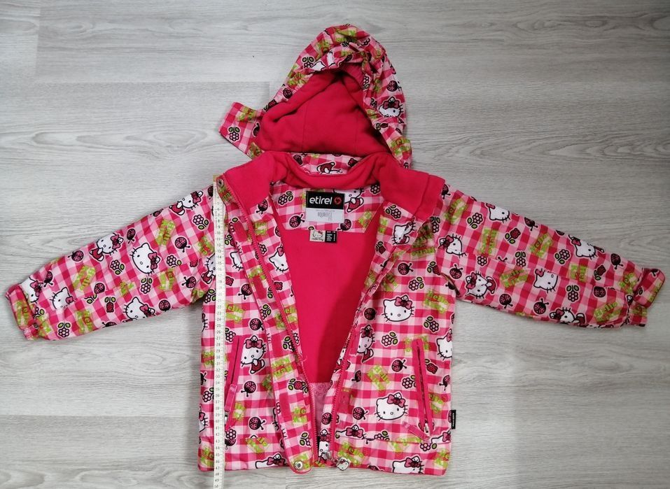 Vând gecuțe fetite, 5-11 ani