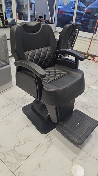 Scaun frizerie si oglinda frizerie