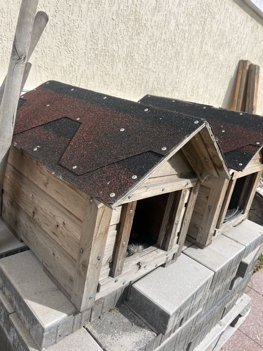 Утепленные будки для маленьких собак .