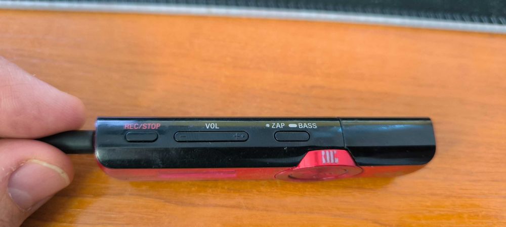 Sony Walkman NWZ-B172F MP3 Player, 2GB – Radio FM, USB direct + căști