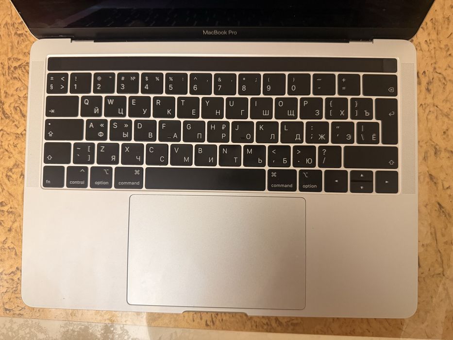 MacBook Pro 13” 2018 после попадания жидко