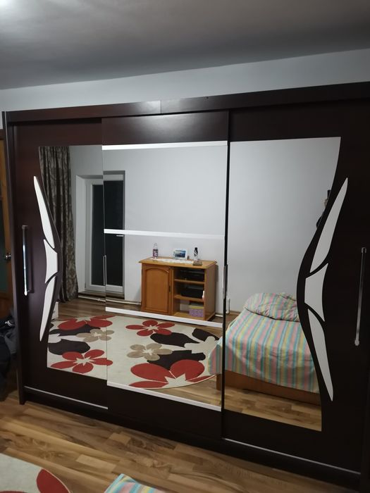 Dressing 3 uși grisante cu oglinda