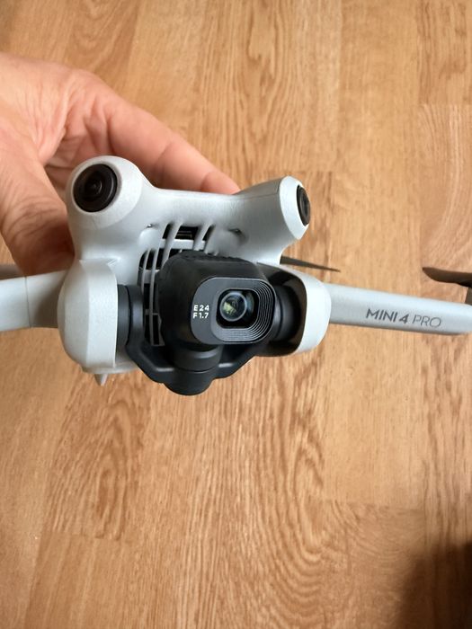 DJI mini 4 Pro Fly More Combo