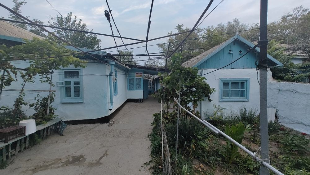 Продаётся дом с мебелью и всеми хоз. постройками