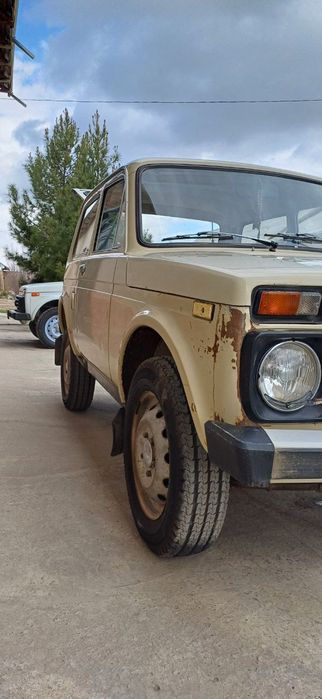 Ваз 2121 4х4 срочно сотилади радной краска 91.000пробег