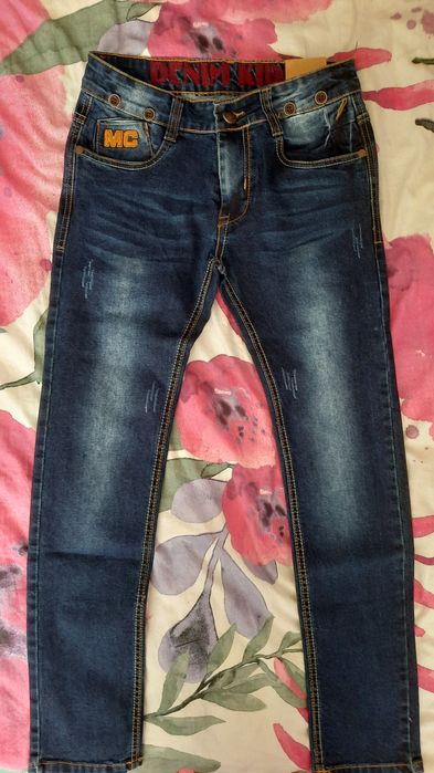 Дънки с тиранти -12 г.