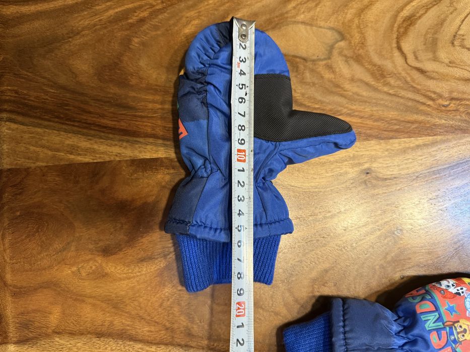 Детски ръкавици нови