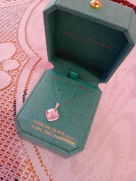 Сребърно колие Olivia & Jackson 

Луксозно колие от стерли