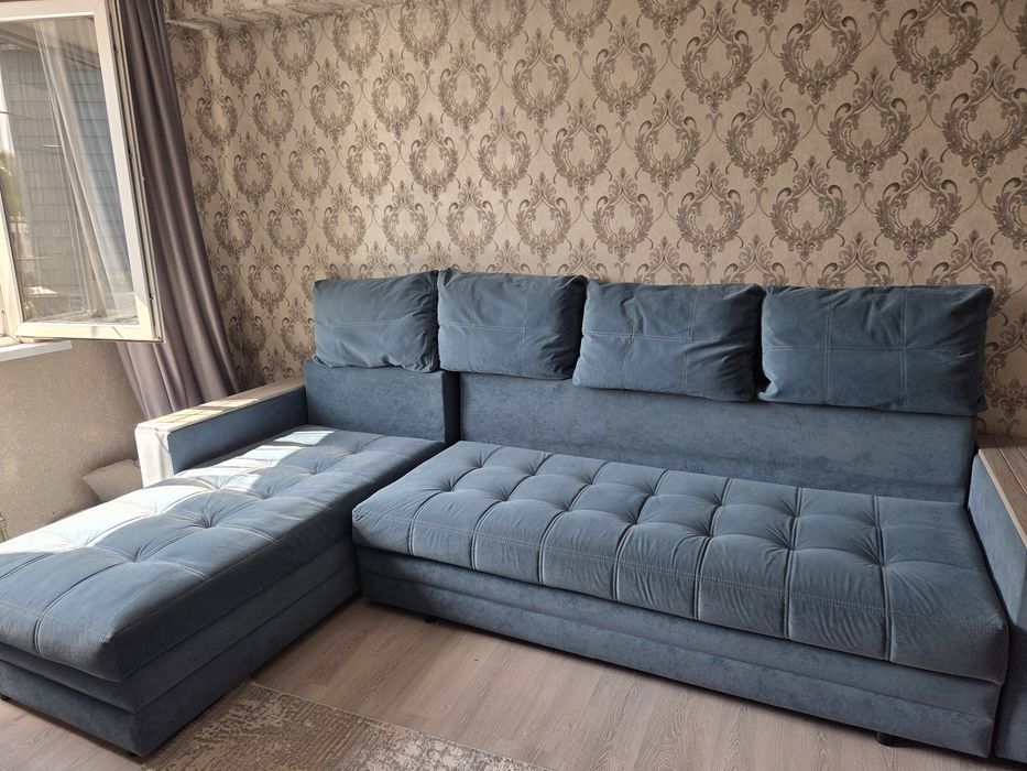 Продаётся диван в отличном состоянии не порвано