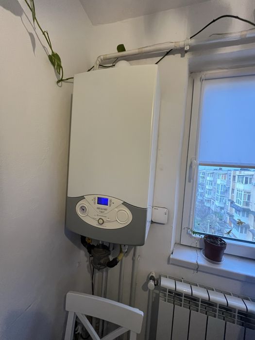 Ariston Clas premium evo + 4 calorifere