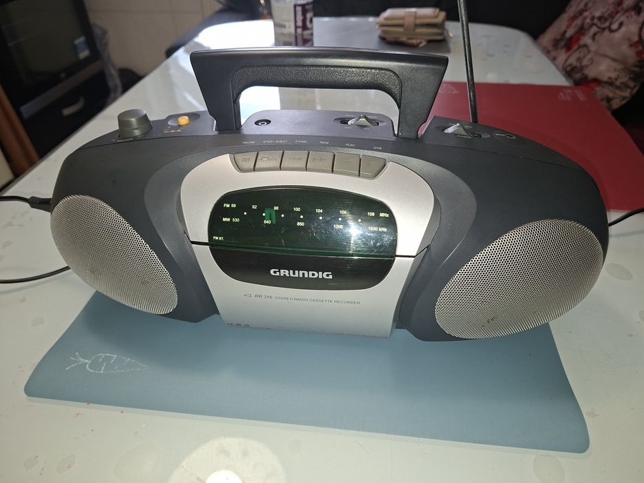 Radiocasetofon Grundig RR316, perfect funcțional,  sunet puternic , Stereo