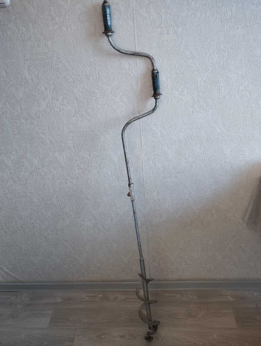 Ледобур для зимней рыбалки