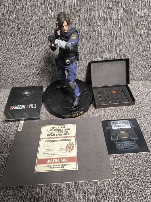 Resident Evil 2, 3, 4, 8 Village Collectors edition PS4 PS5