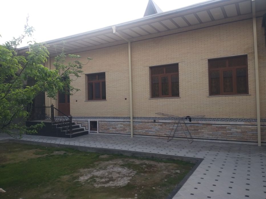 Uy sotiladi 5 xona 4.5 sutx