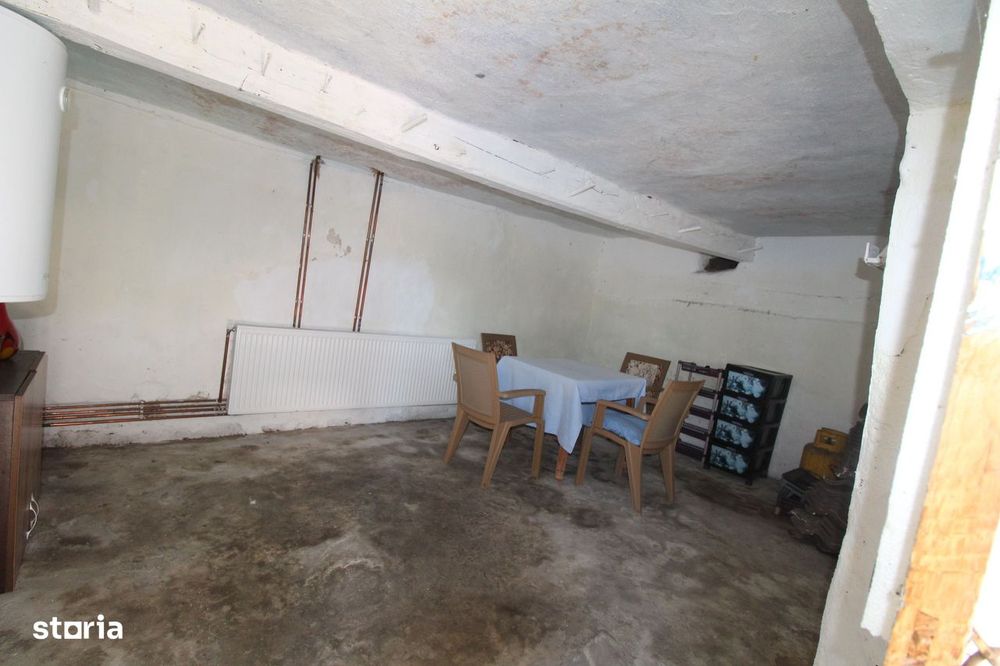 Casă cu teren 2122 m²,  utilități gaze+apă, Godinești