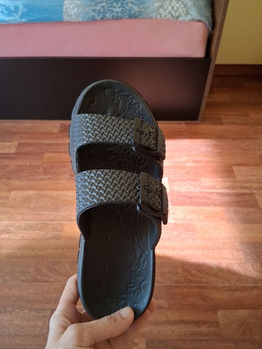 Чехли - черни и розови