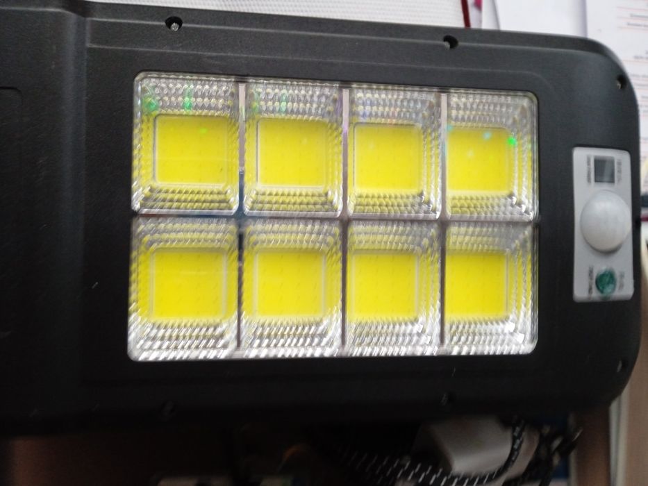 Lampă solara 100 wați