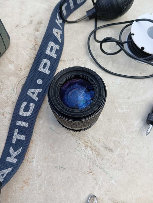 Чанта за фотоапарат с обектив и други принадлежности/вижте снимките/