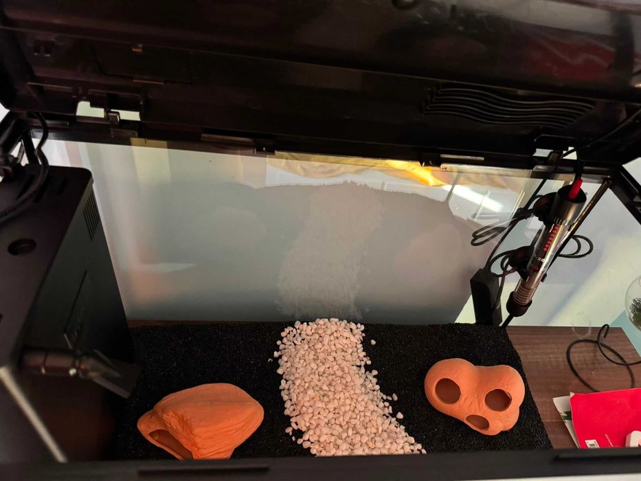 Setup acvariu 50L cu filtru si toate necesare inafara de plante, nefolosit