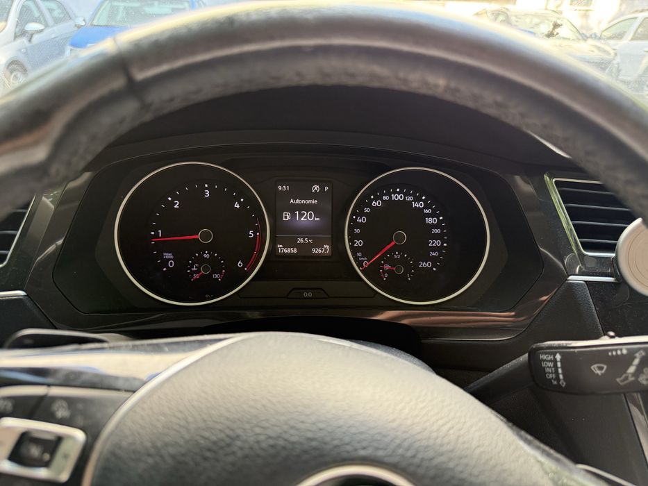 Volkswagen Tiguan Life 2.0 TDI 150 CP DSG 4Motion | 2017 | România