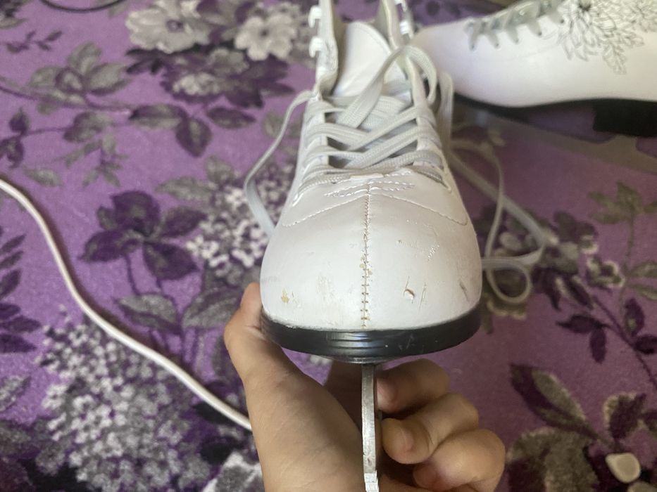 продам фигруные коньки