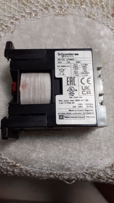 Vând mini contactor schneider lp1sk0600