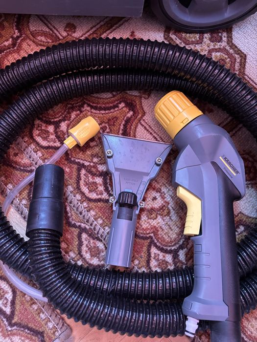 Karcher Puzzi 10/1 Professional Керхер машина за пране на мебели