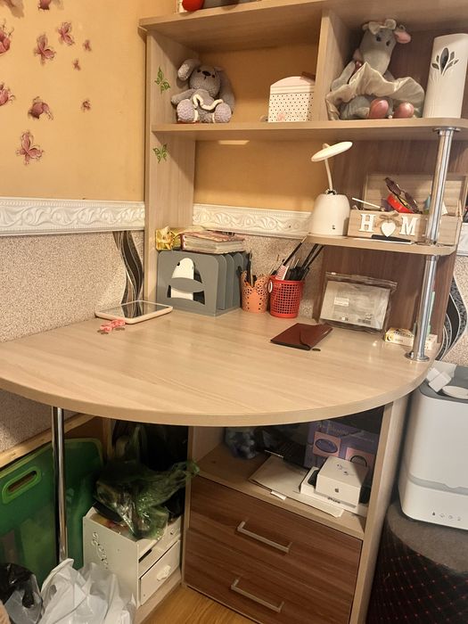 Продам угловой стол