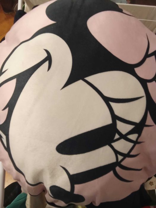 Одеало и  възглавница Дисни - 15 евро.
