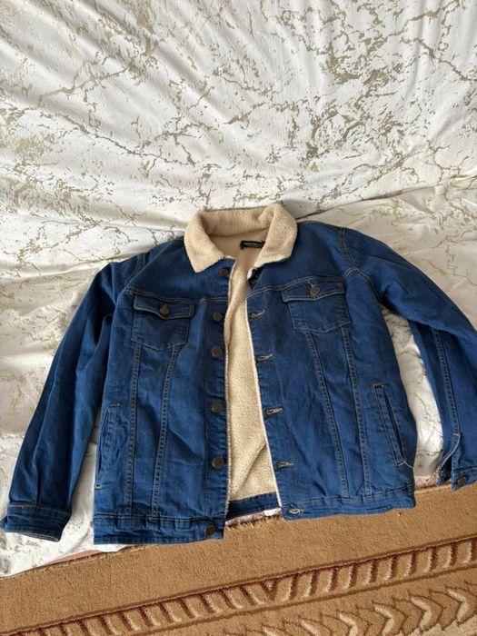 Продам джинсовую куртку