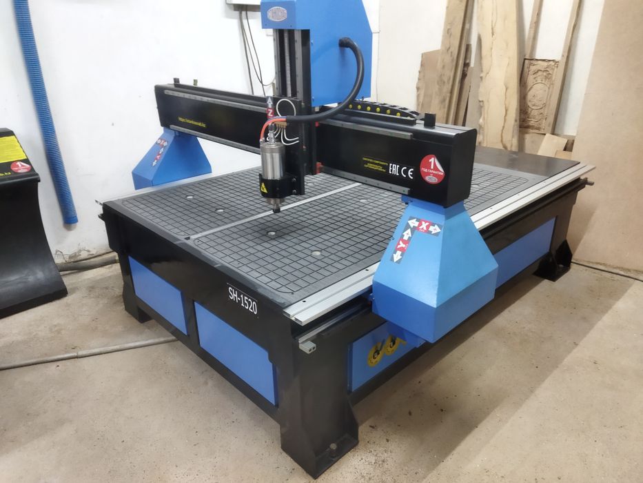 Фрезерный станок с ЧПУ 1500х2500 мм