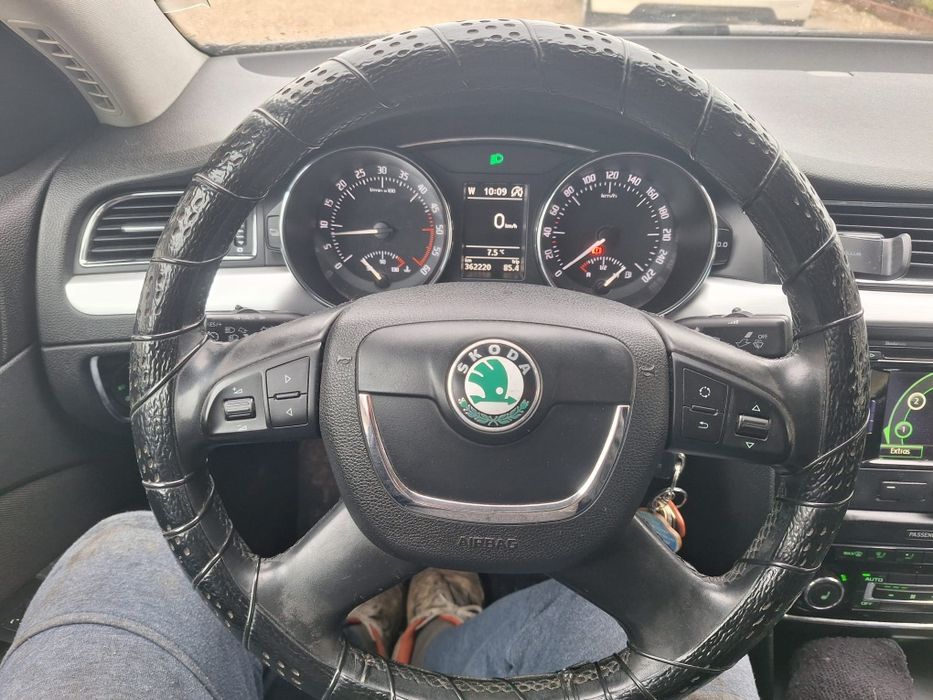 SKODA Superb 2011 — imagine 5