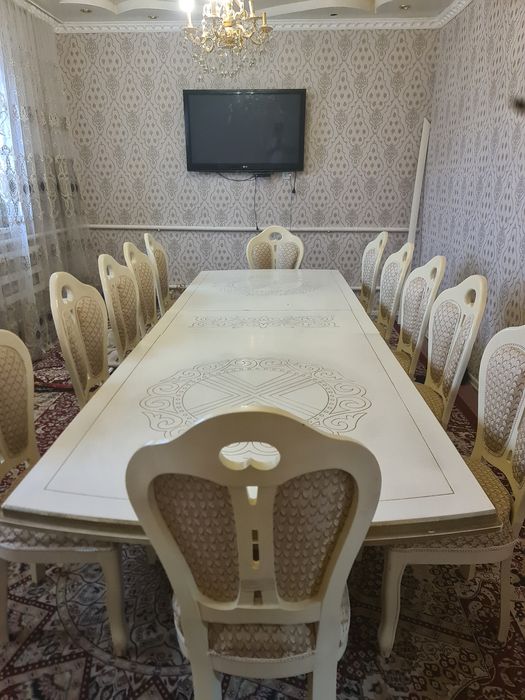 Стол гостиной продаются