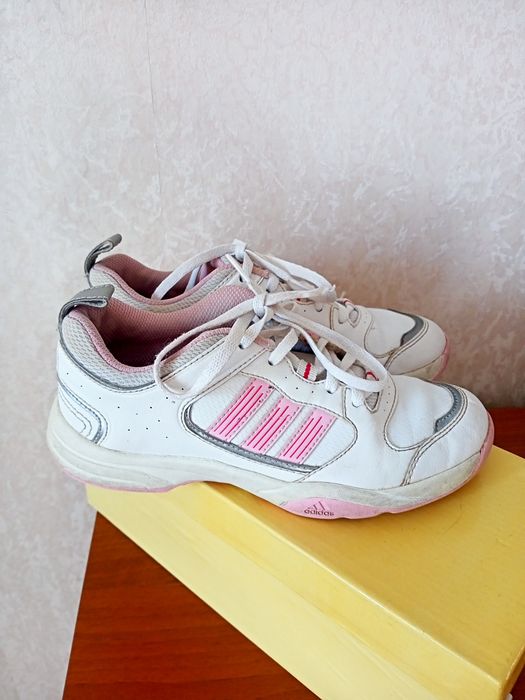 Детские кроссовки Адидас