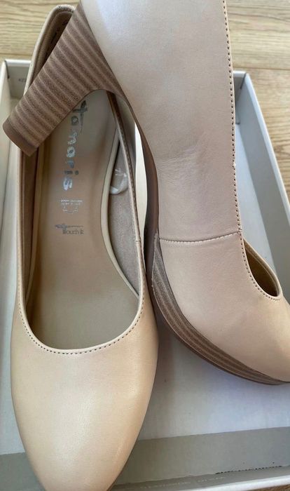 Дамски обувки с ток