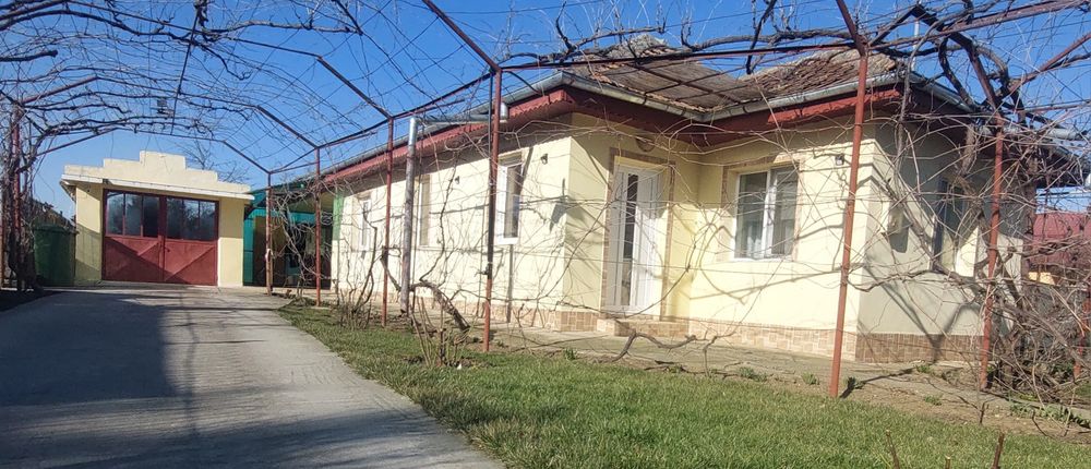 Casa 4 camerr+1000mp teren-toate utilitatile