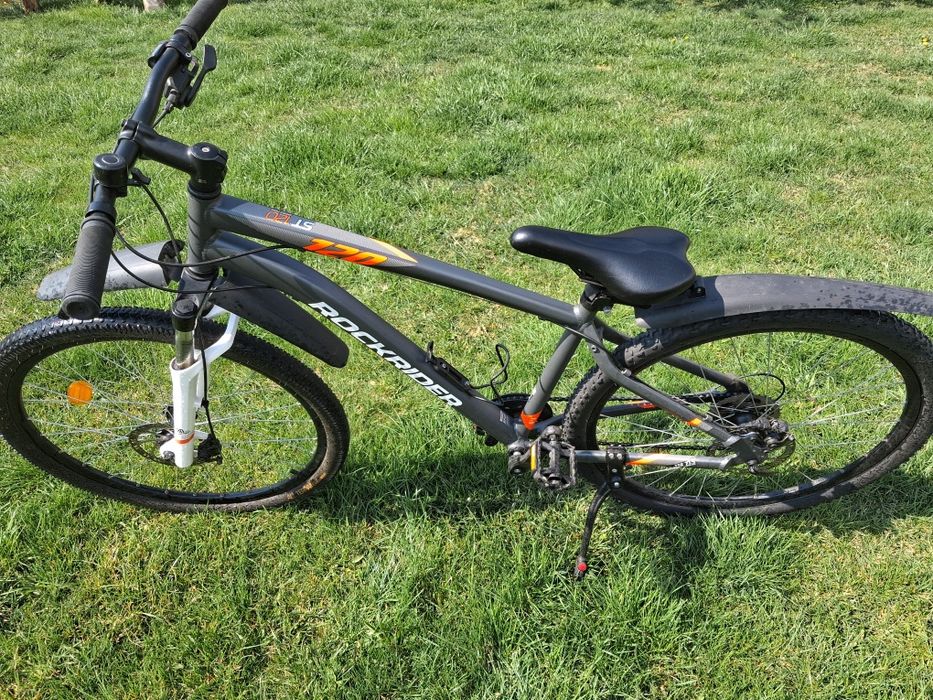 Vând bicicleta ROCKRIDER  ST120