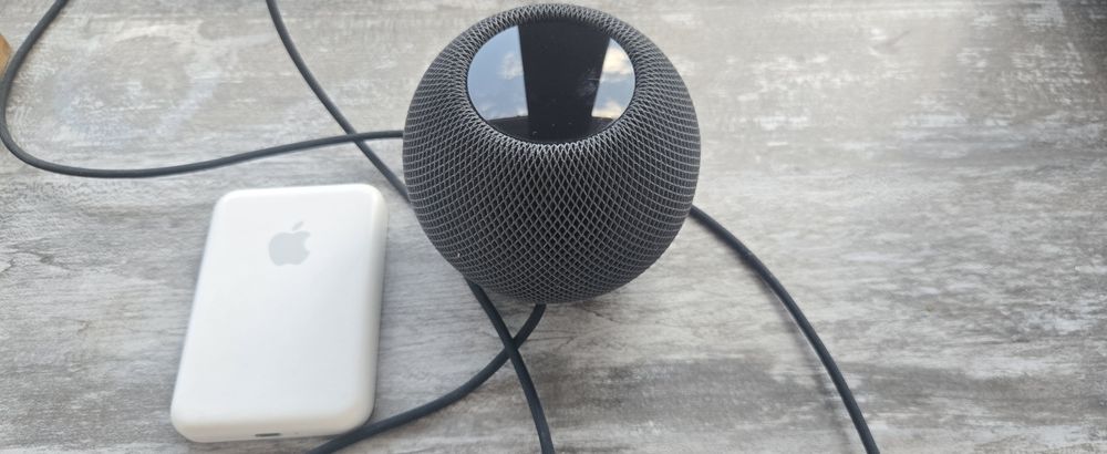 iPhone 13 Pro Max, Apple Watch 8, AirPods Pro 2, HomePod Mini, Apple MagSafe Battery Pack
