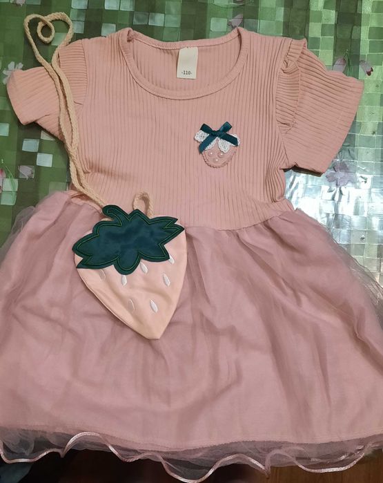 Продаём детские нарядные платица!