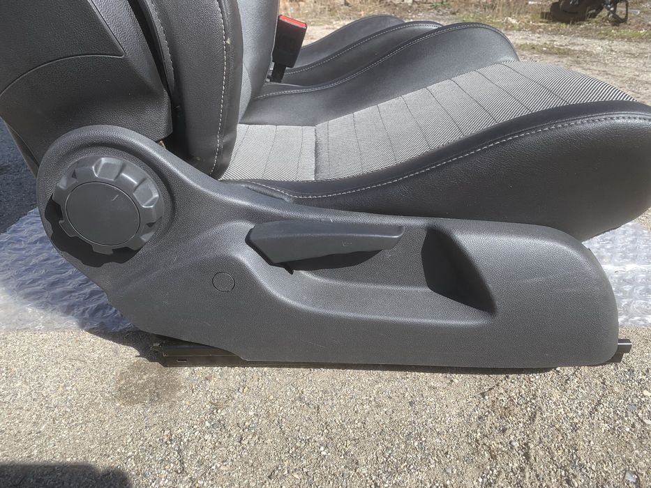 Recaro Bucket Seats за Golf 5 R32/GTI