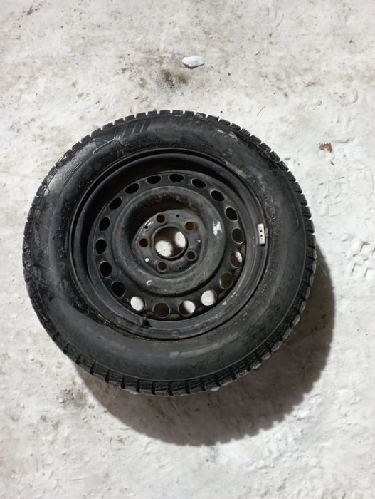 Продам резину с диском