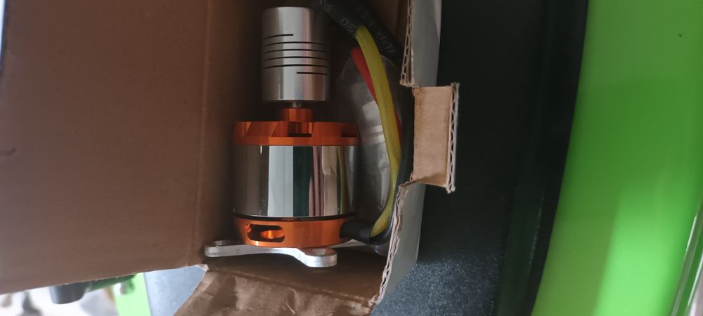 Безчетков мотор 3536/1000kv